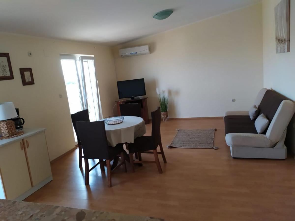 Apartments Marta Kastel Novi Luaran gambar