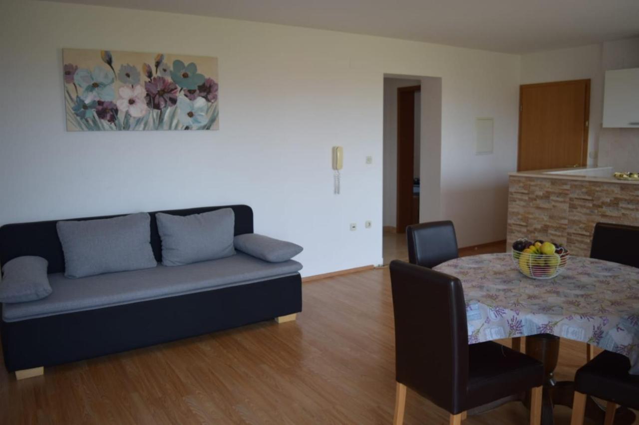 Apartments Marta Kastel Novi Luaran gambar
